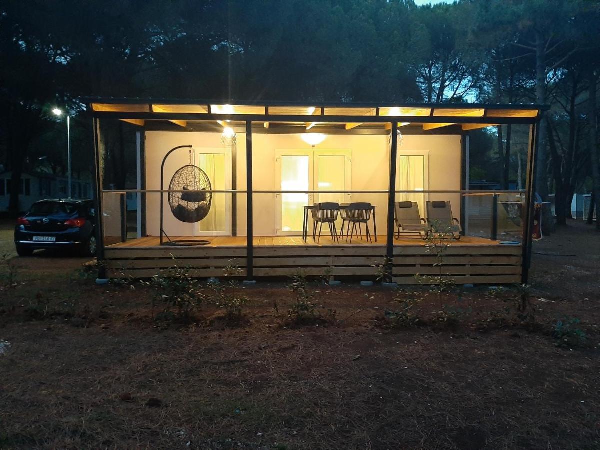 Lux Camp - Mobile Homes In Bi Village Fažana Buitenkant foto