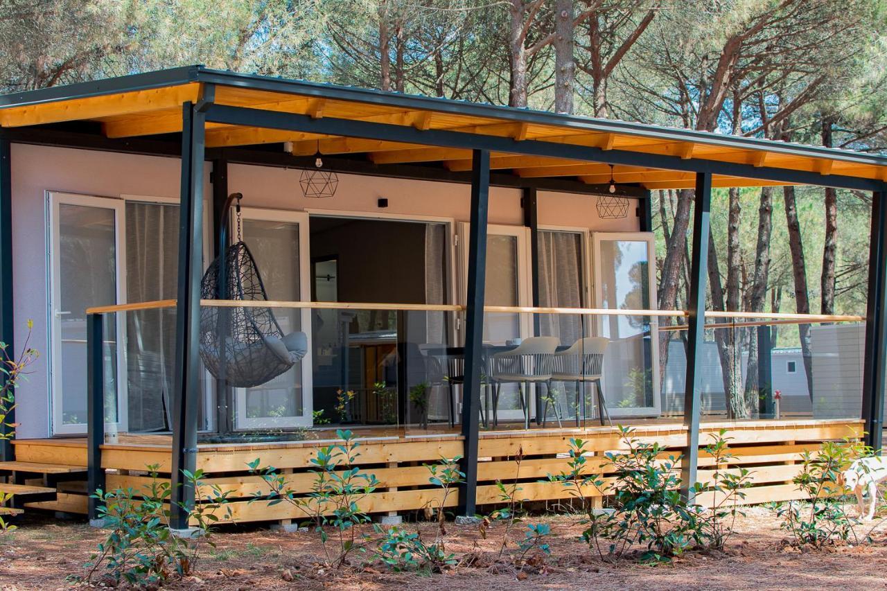 Lux Camp - Mobile Homes In Bi Village Fažana Buitenkant foto
