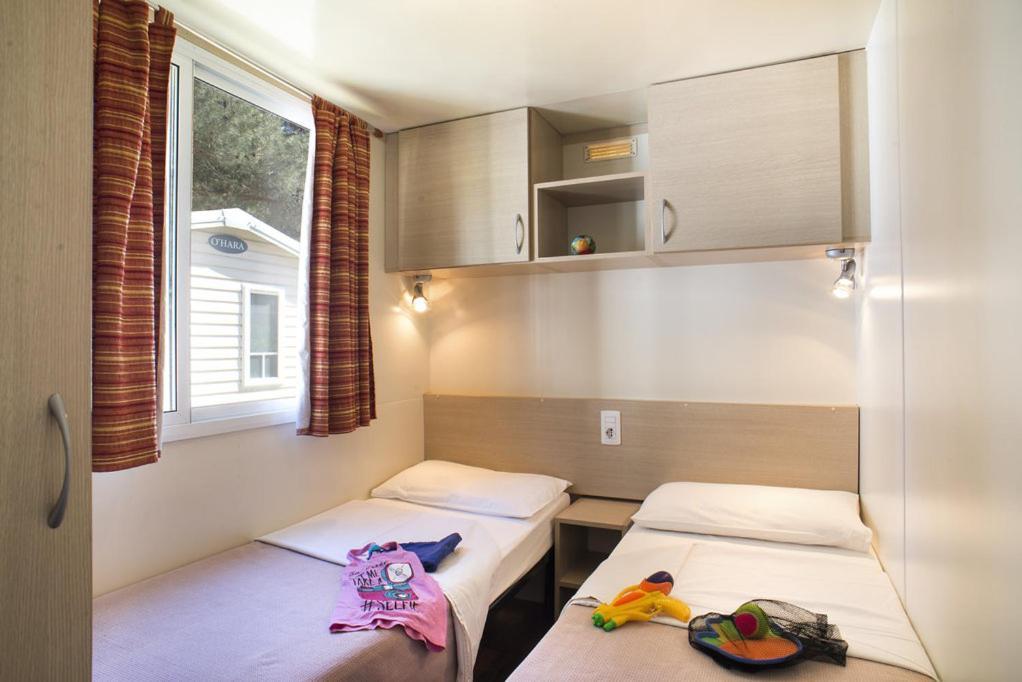 Lux Camp - Mobile Homes In Bi Village Fažana Buitenkant foto