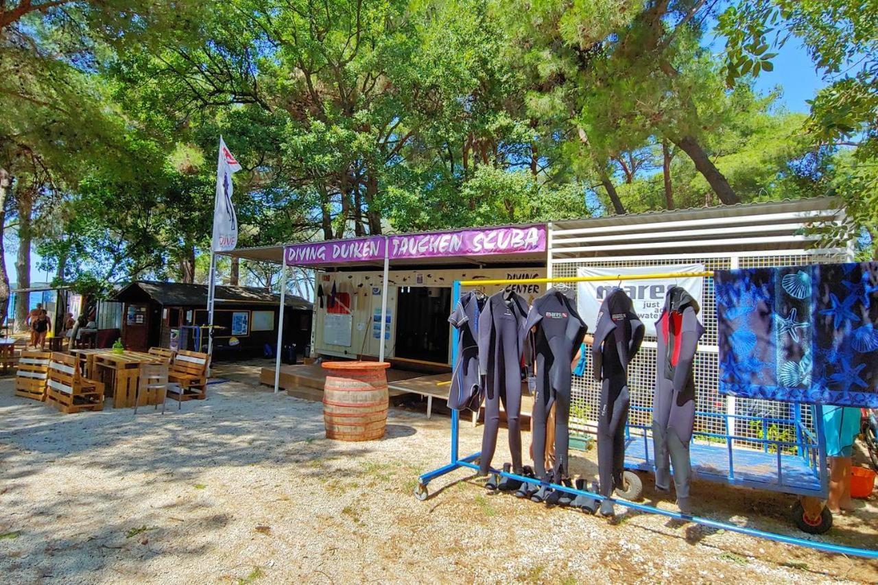 Lux Camp - Mobile Homes In Bi Village Fažana Buitenkant foto
