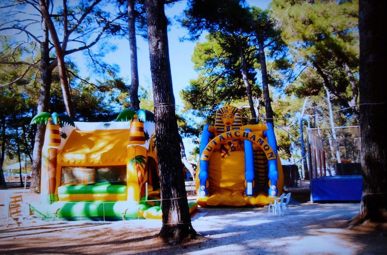 Lux Camp - Mobile Homes In Bi Village Fažana Buitenkant foto
