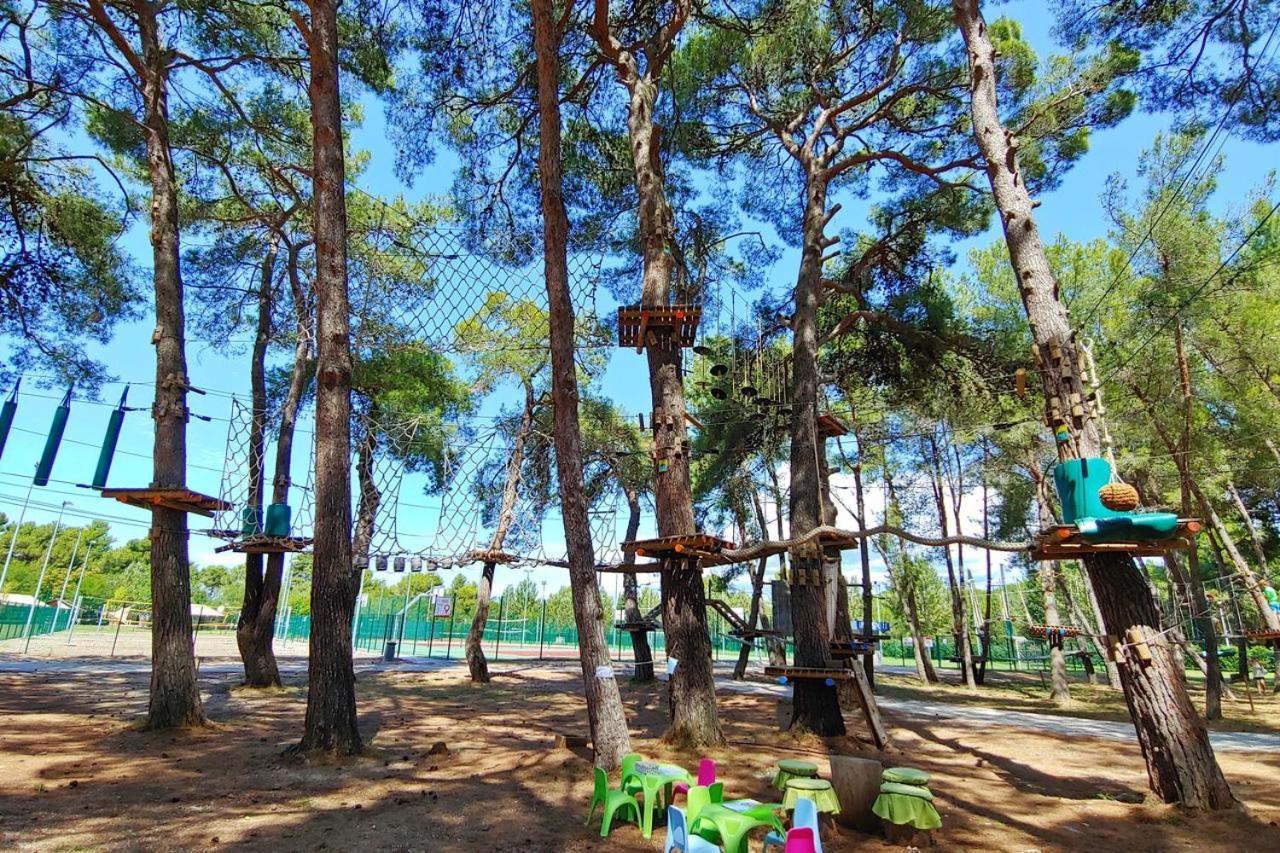 Lux Camp - Mobile Homes In Bi Village Fažana Buitenkant foto