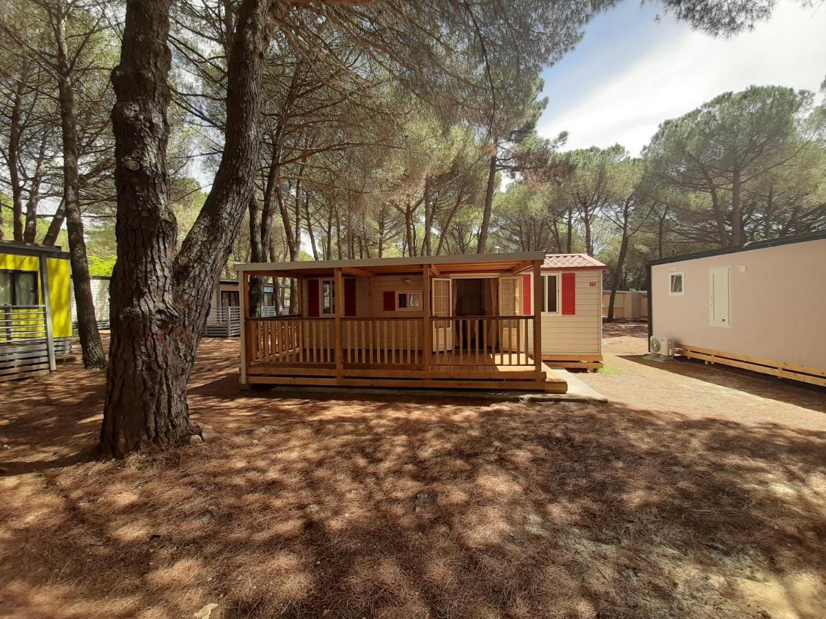 Lux Camp - Mobile Homes In Bi Village Fažana Buitenkant foto