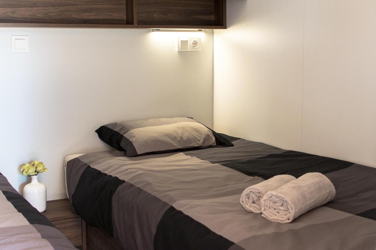 Lux Camp - Mobile Homes In Bi Village Fažana Buitenkant foto