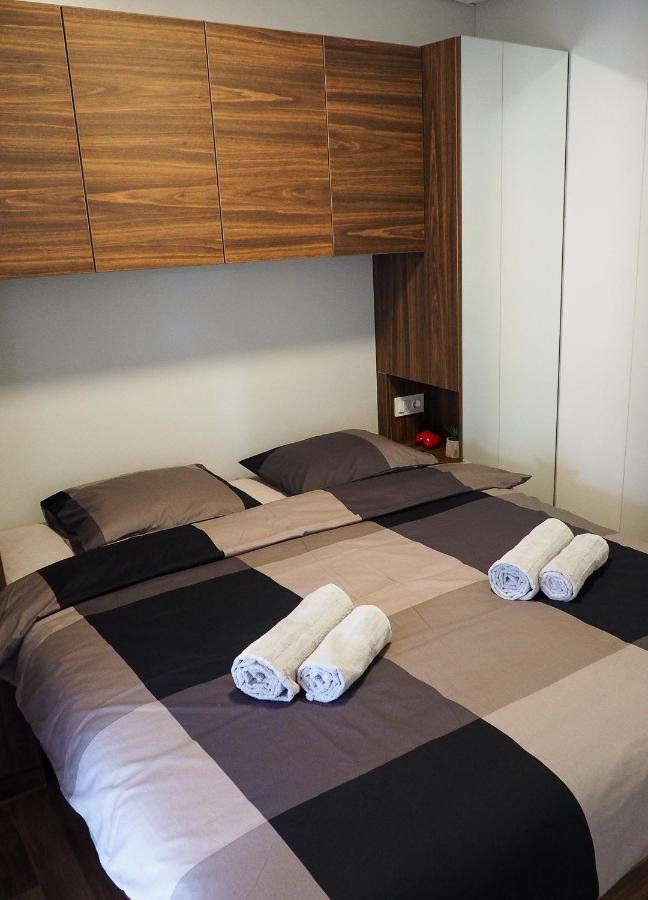 Lux Camp - Mobile Homes In Bi Village Fažana Buitenkant foto